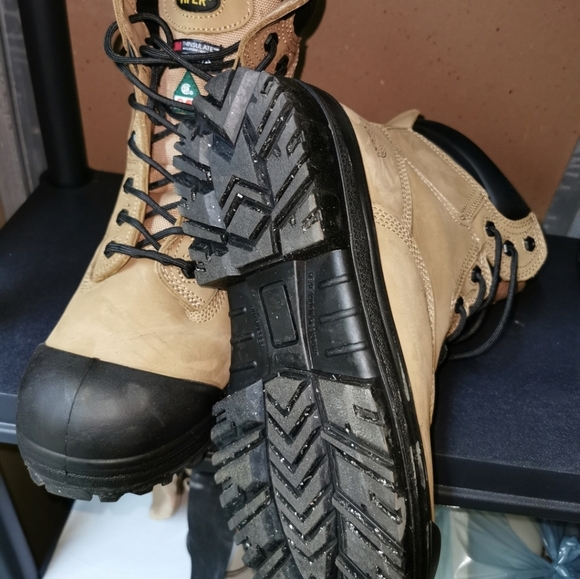 Safety boots - Picture 4 of 10